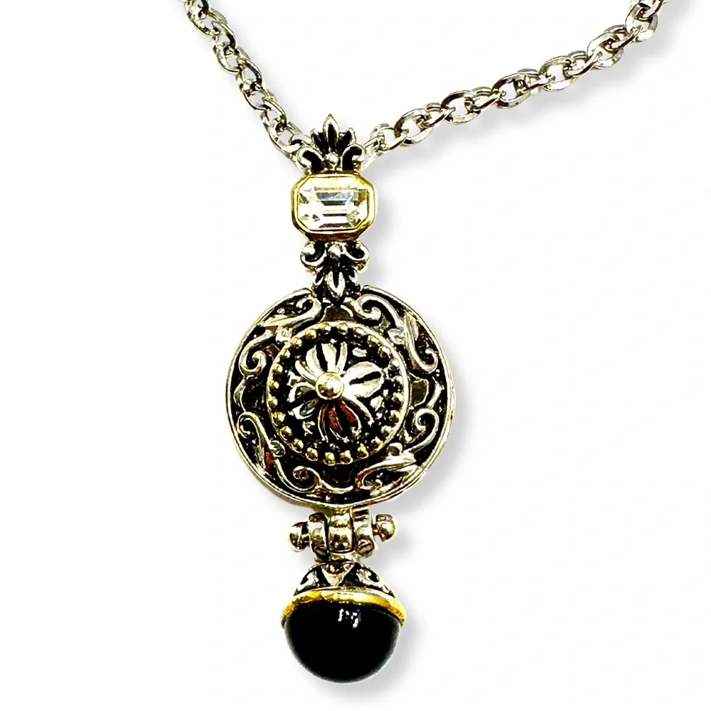 SILVER PENDANT NECKLACE Beautiful Detailed Silver and Black Pendant Necklace